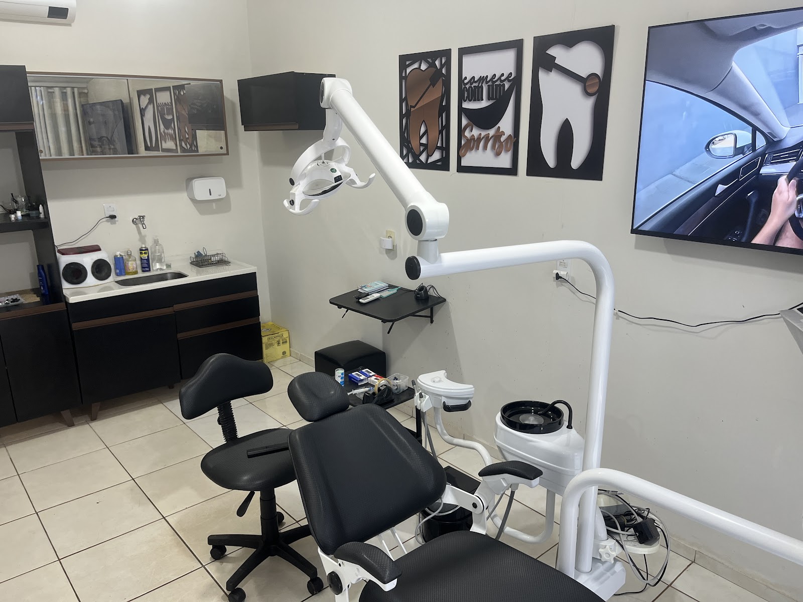 Consultório e Equipamentos Odontológicos Modernos